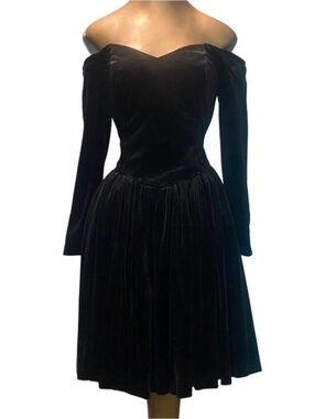 Vintage Handmade Off-Shoulder Long-Sleeve Black Velvet Dress